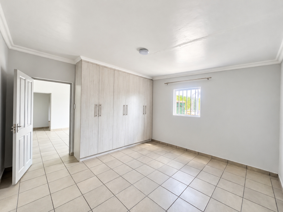 To Let 2 Bedroom Property for Rent in Long Acres Country Estate Western Cape